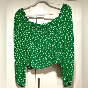 COPY - Slightly puffy, long sleeve, fitted blouse